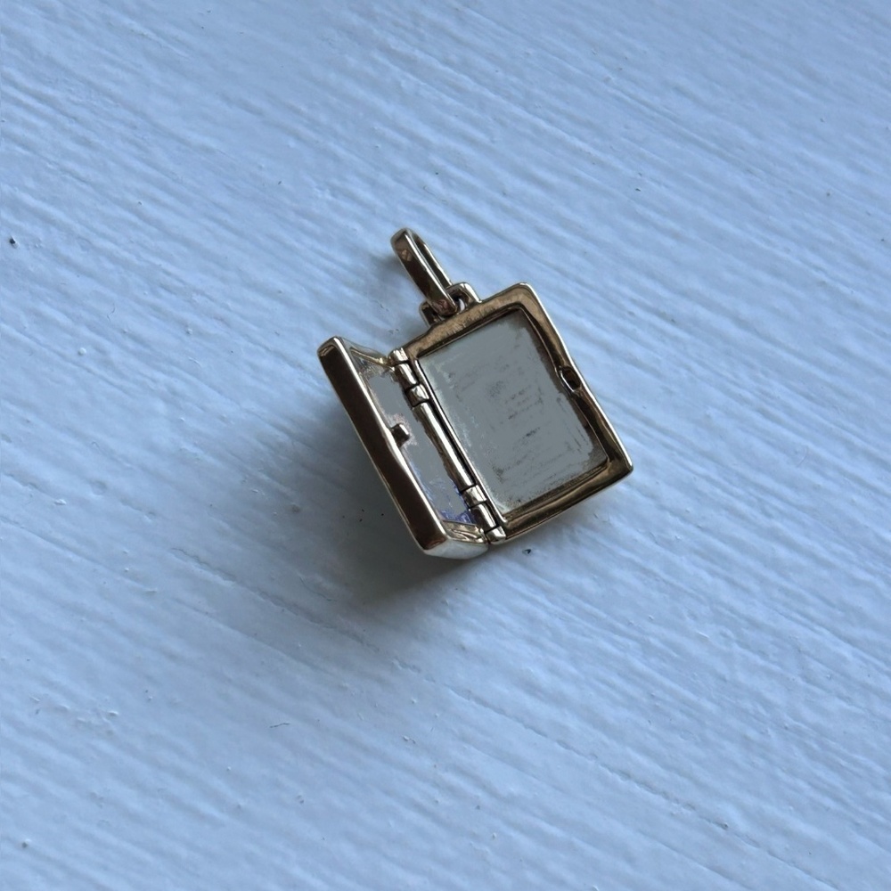 Mejuri Locket - Picture 3 of 3